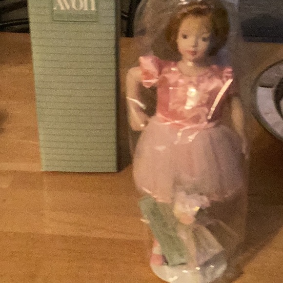 Avon Barbie , Porclein ,collectable - Picture 2 of 4